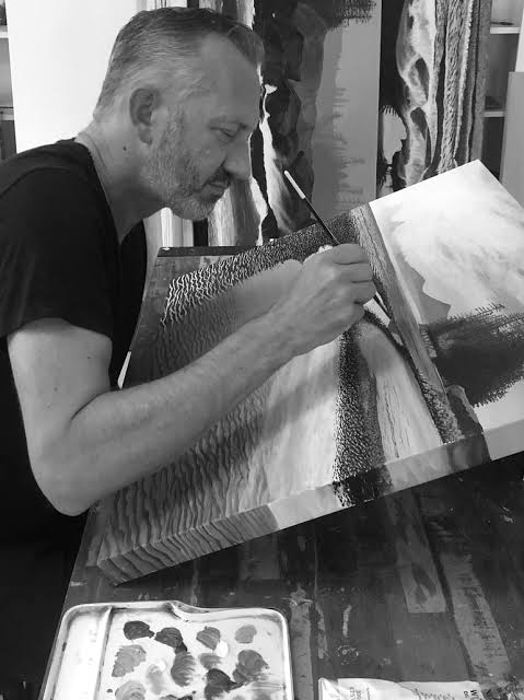 Felice Mazzoni painting a west coast landscape